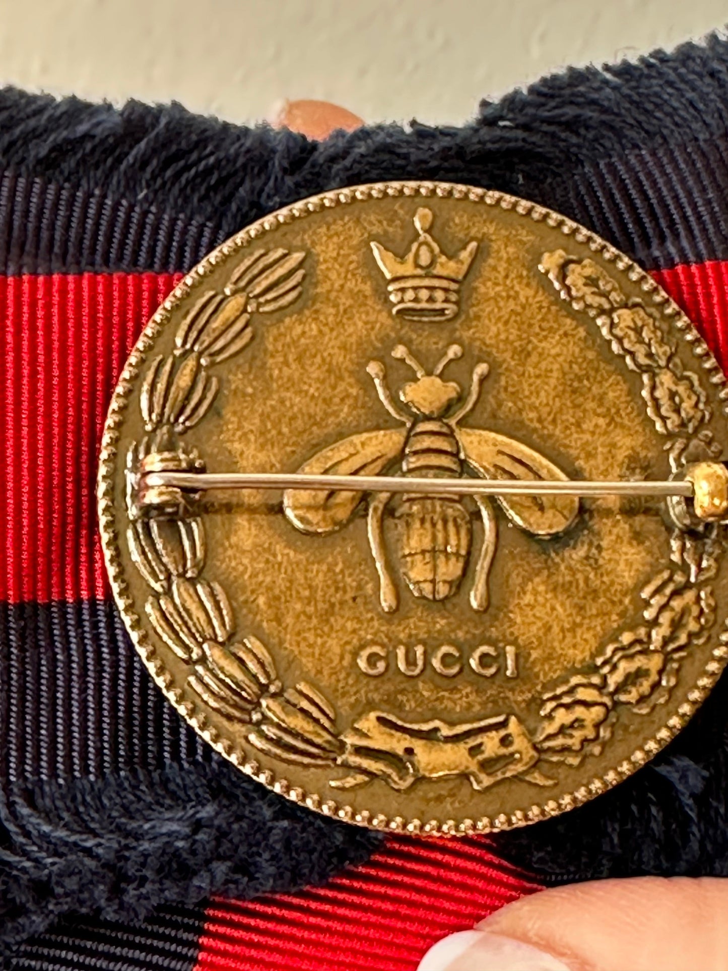 Gucci Bow Brooch in Red and Blue