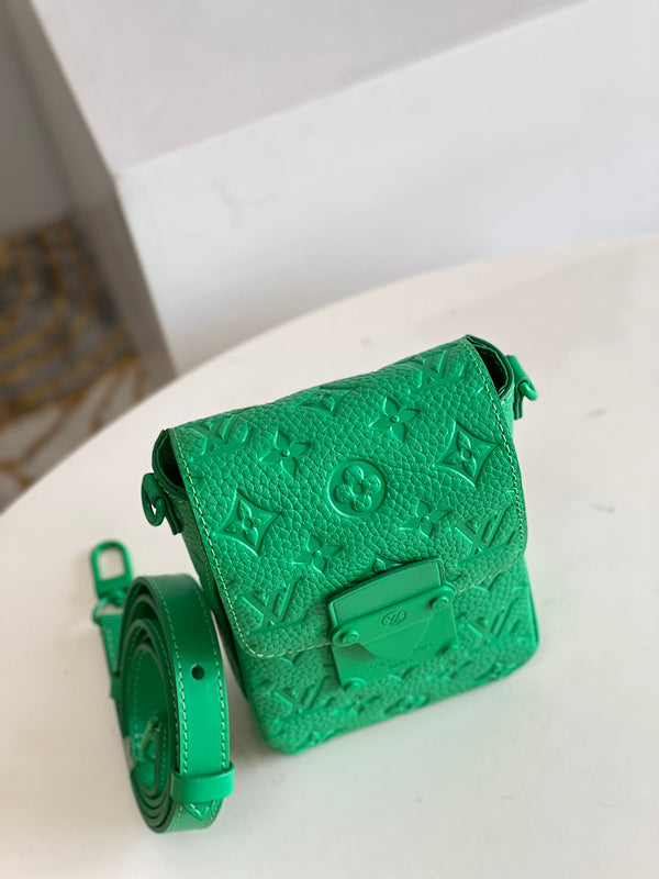 Alice Bags- Louis Vuittons  - 16396