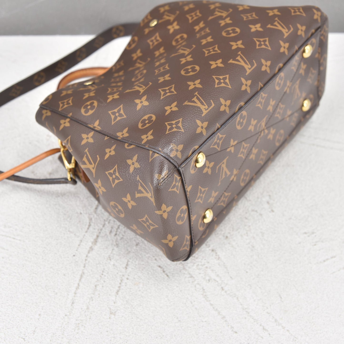 Louis Vuitton Brown Canvas Montaigne handbag bag