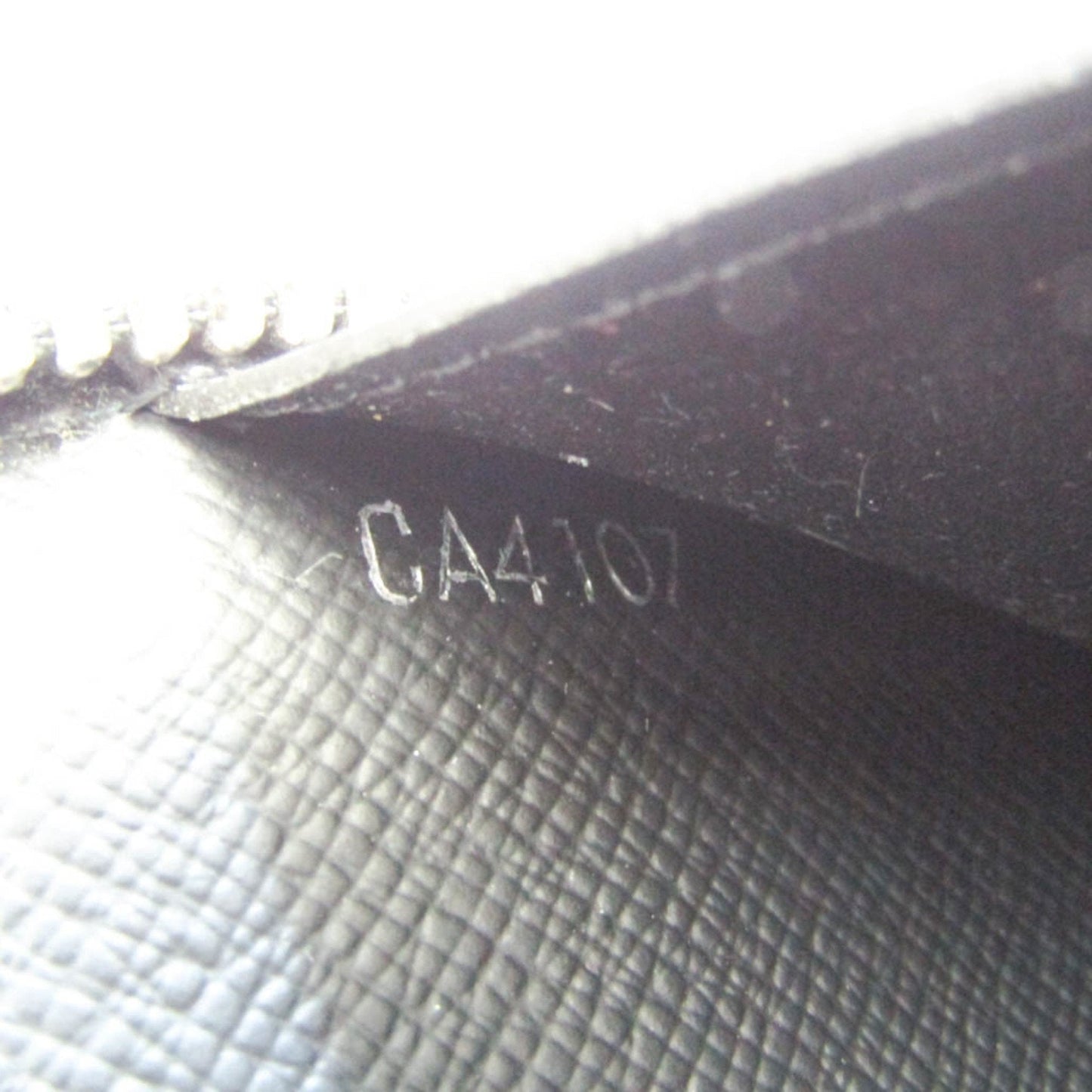 Louis Vuitton Black Leather Zippy organizer wallet accessories