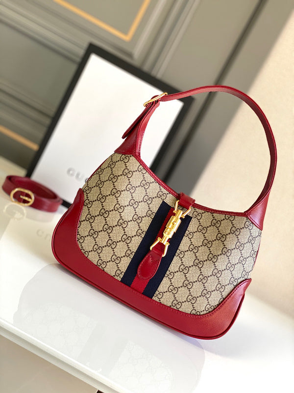 Gucci   Luxury Bags  1051