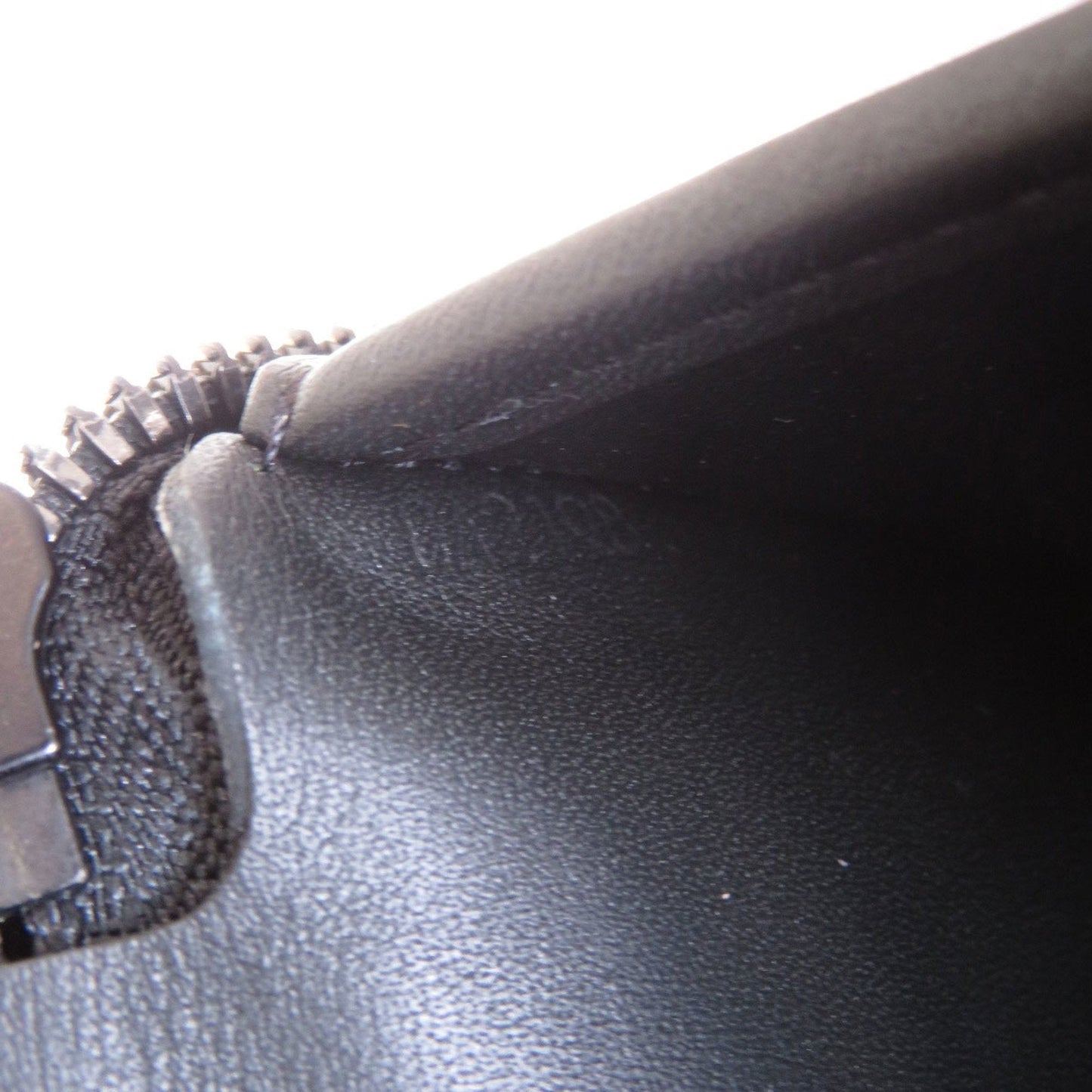 Louis Vuitton Black Leather Zippy Wallet Vertical wallet accessories