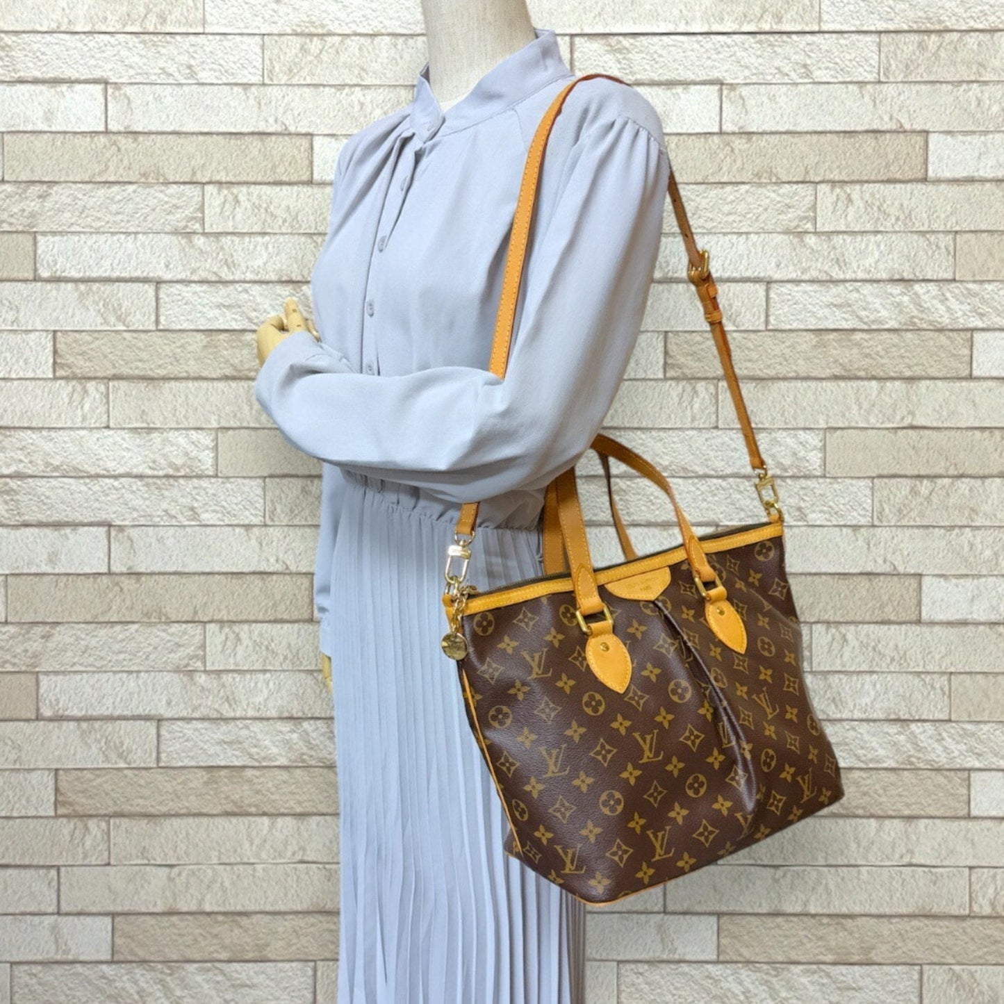 Louis Vuitton  Monogram Monogram Shoulder Bag