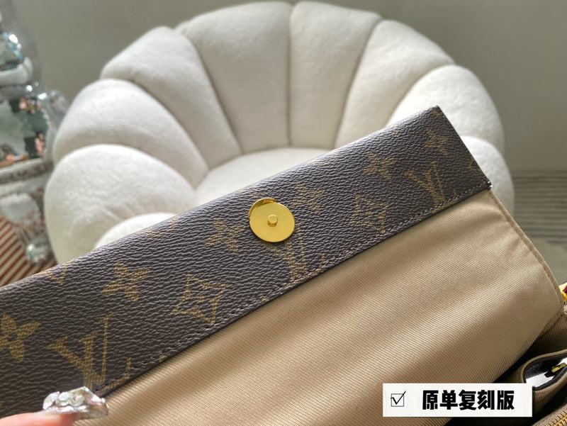 Alice bags - Louis Vuittons  - 14915