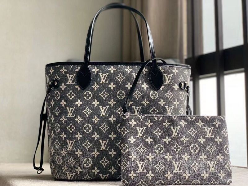 Alice Bags- Louis Vuittons  - 16021
