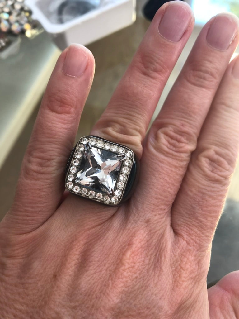 Gucci GG Crystal-embellished Signet Ring in White