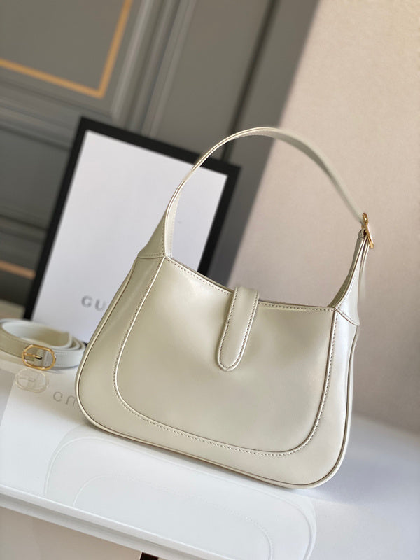 Gucci   Luxury Bags  1050