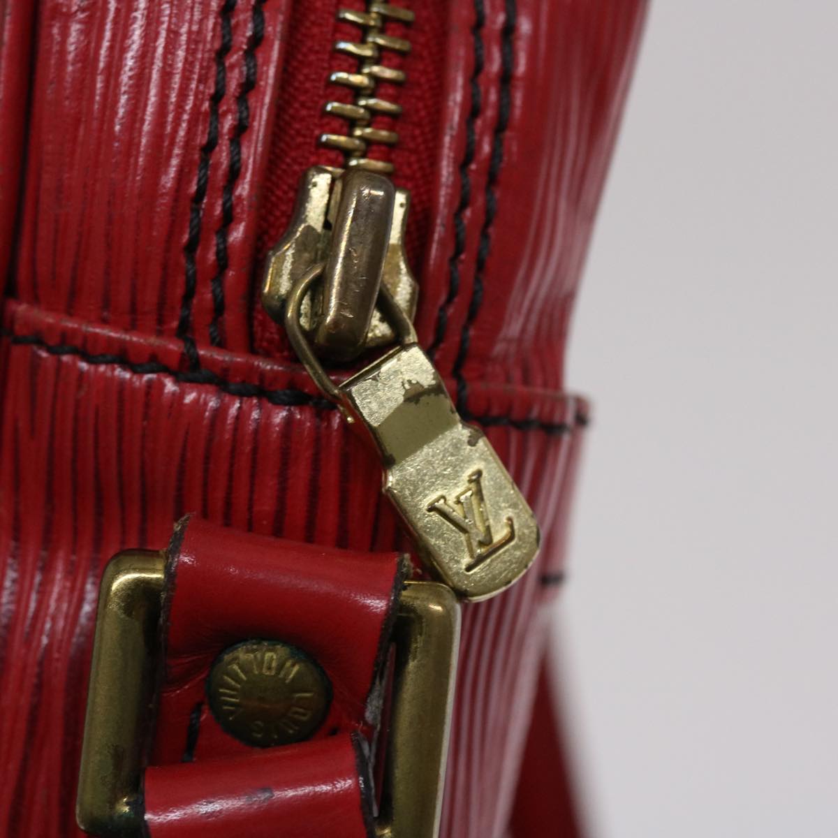 LOUIS VUITTON Epi Danube Shoulder Bag Red M45637 LV  49261