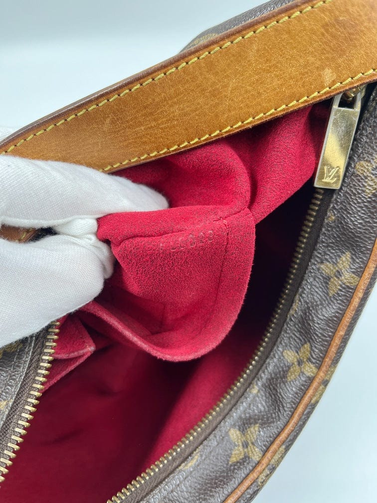 Louis Vuitton Croissant MM