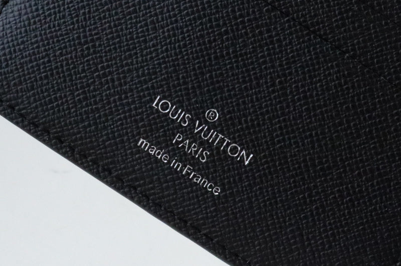 Alice Bags- Louis Vuittons  - 16364