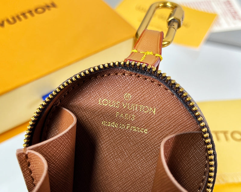 Alice Bags- Louis Vuittons  - 16573