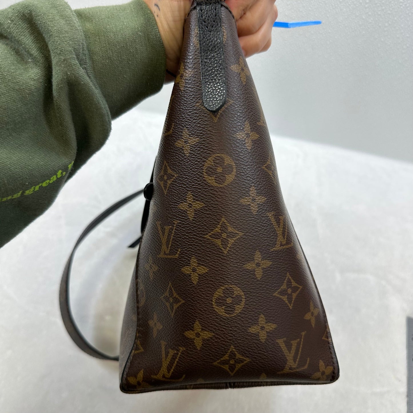 Handbag Designer By Louis Vuitton  Size: Large