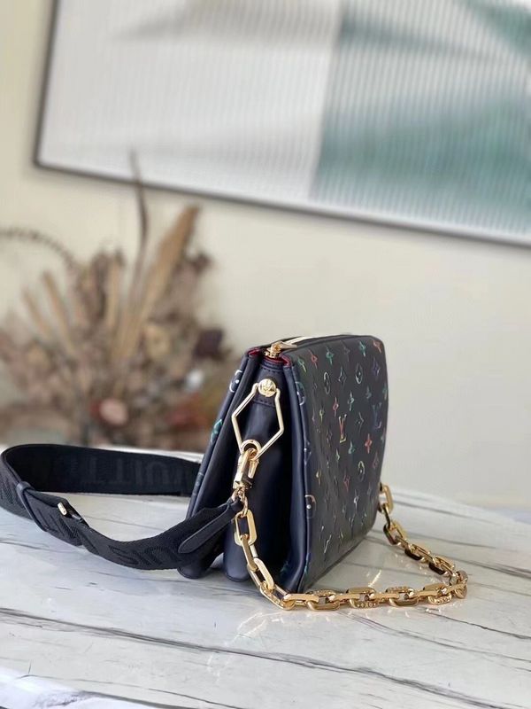 Alice Bags- Louis Vuittons  - 16356
