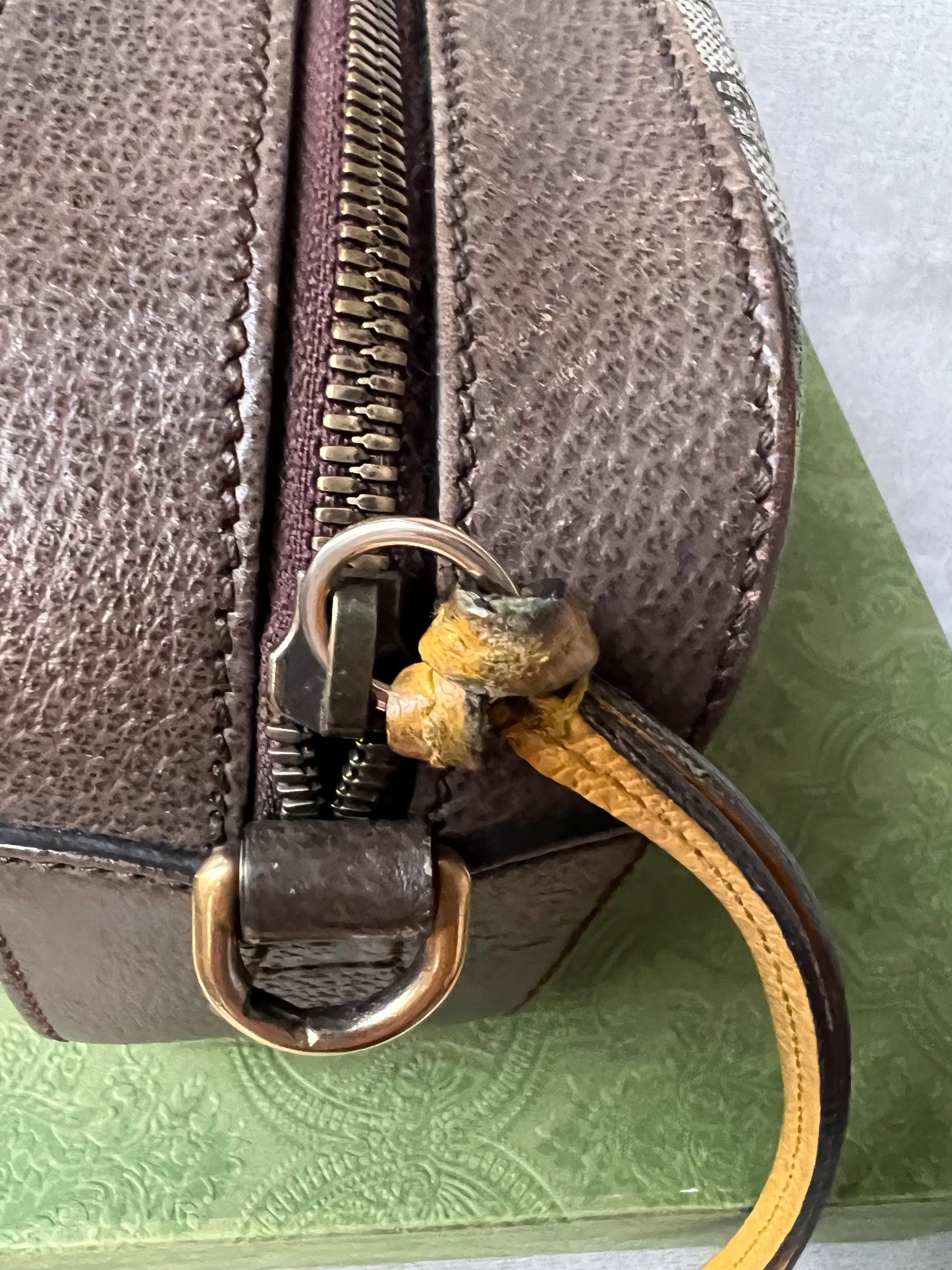 Gucci Neo Vintage GG Supreme Messenger Bag (RRP £1060)