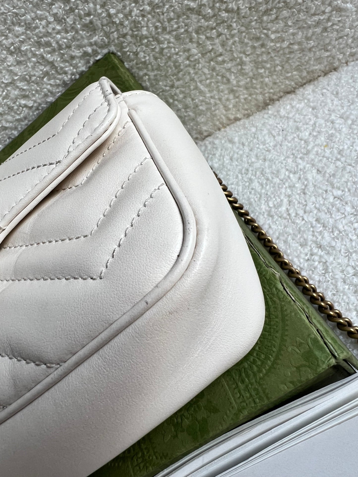 Gucci GG White Marmont Super Mini Shoulder Bag (RRP £985)