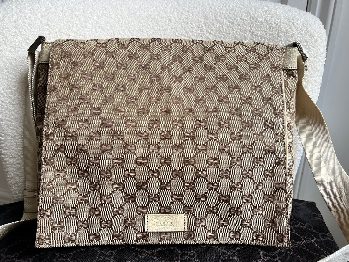 Gucci GG White Beige Canvas Messenger Bag