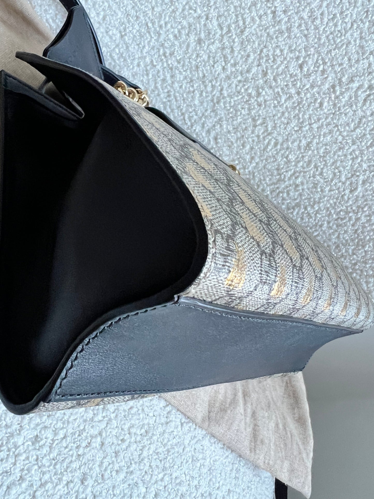 Gucci Supreme Bee Small Padlock Tote