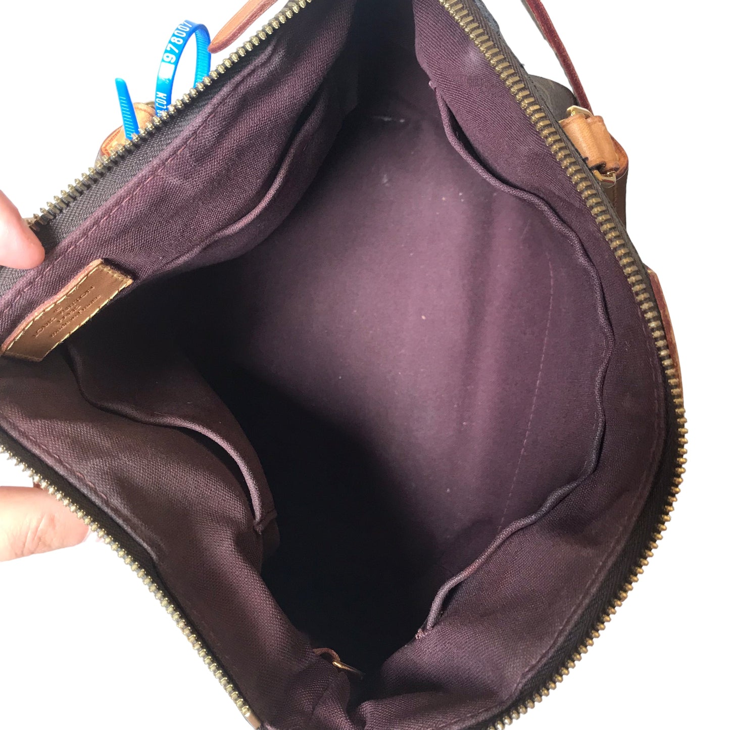 HandBag Luxury Designer By Louis Vuitton, Size: Medium