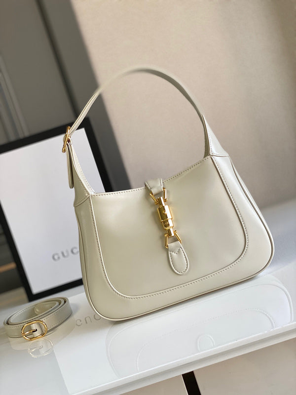 Gucci   Luxury Bags  1040