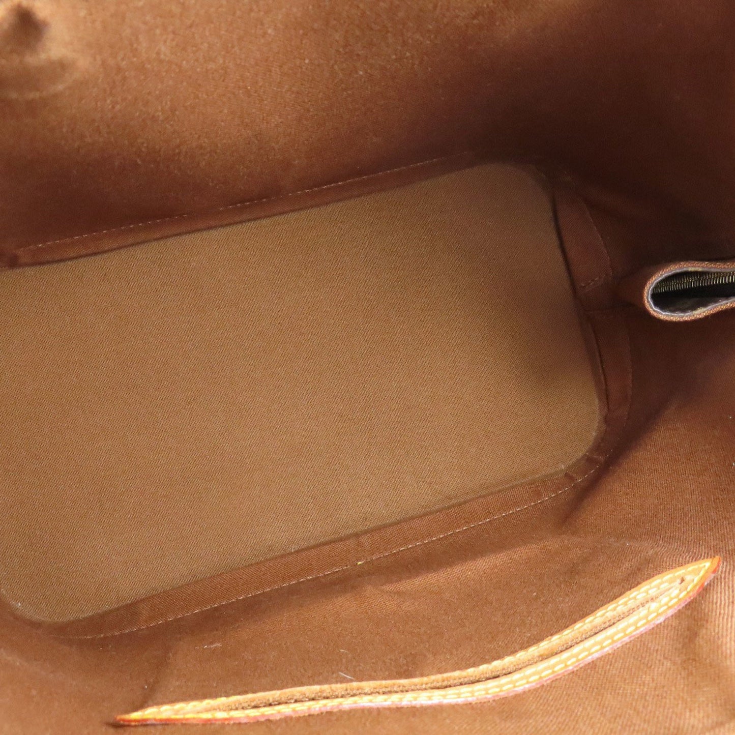 Louis Vuitton    Handbag