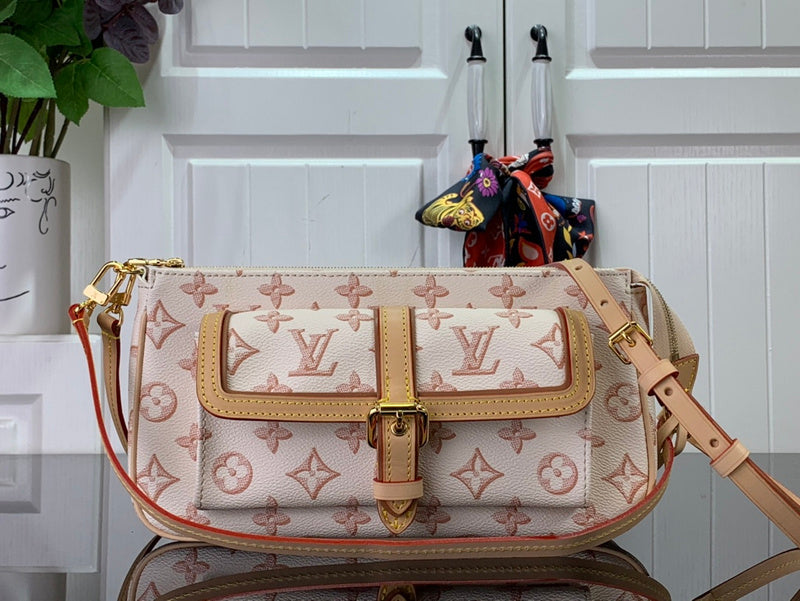 Alice Bags- Louis Vuittons  - 16381