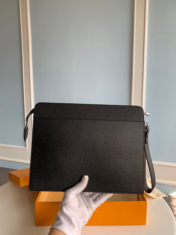 Alice Bags- Louis Vuittons  - 16096