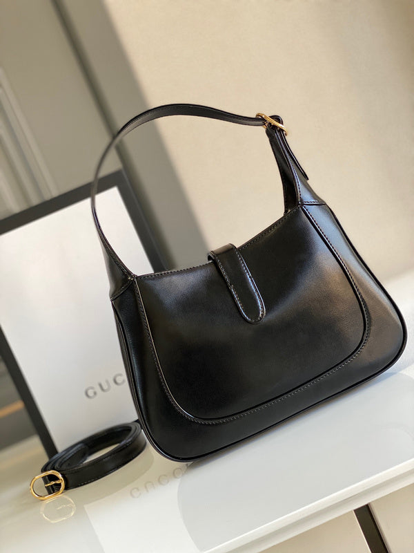 Gucci   Luxury Bags  964