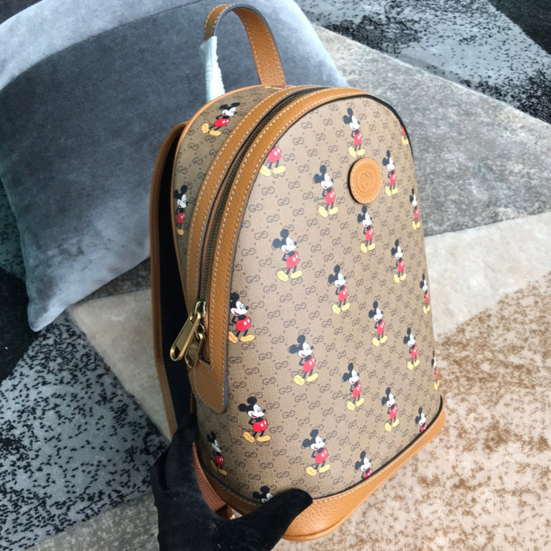 Gucci   Luxury Bags  990