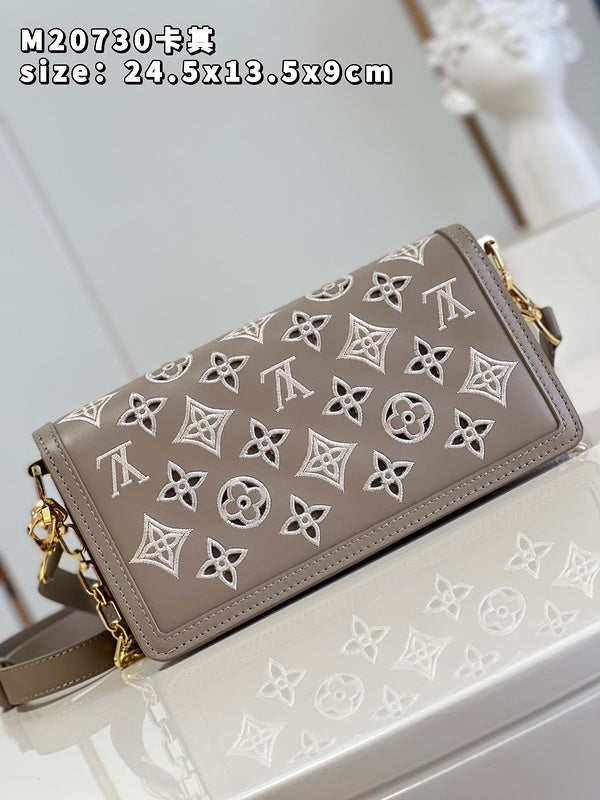 Alice Bags- Louis Vuittons  - 16061
