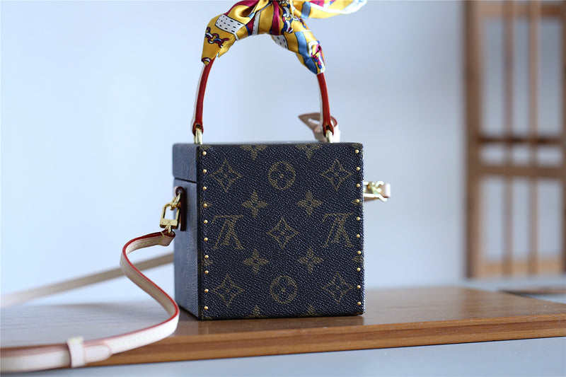 Alice bags - Louis Vuittons  - 9402