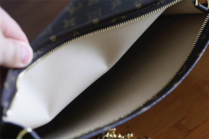 Alice bags - Louis Vuittons  - 9325
