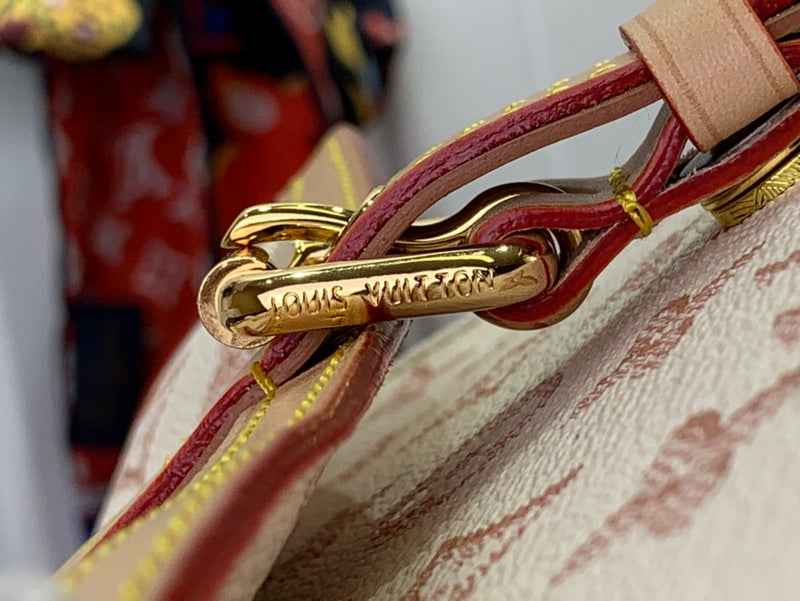 Alice Bags- Louis Vuittons  - 16380
