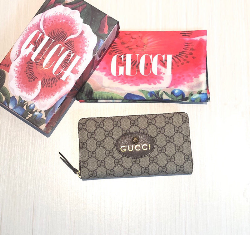 Gucci   Luxury Bags  883