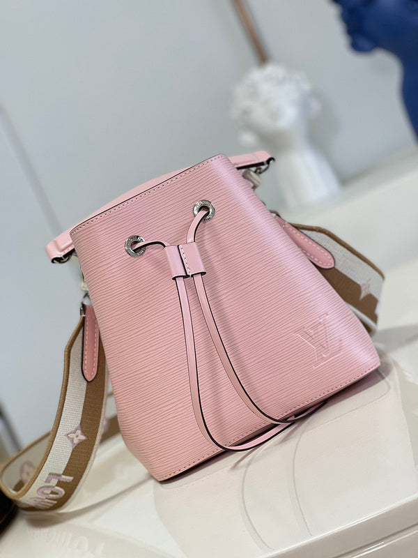 Alice Bags- Louis Vuittons  - 16462