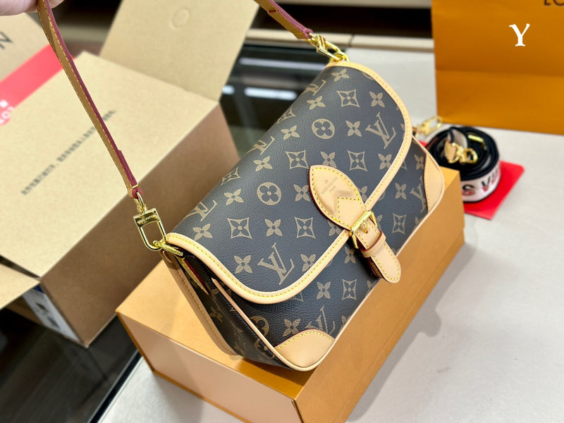 Alice bags - Louis Vuittons  - 15093