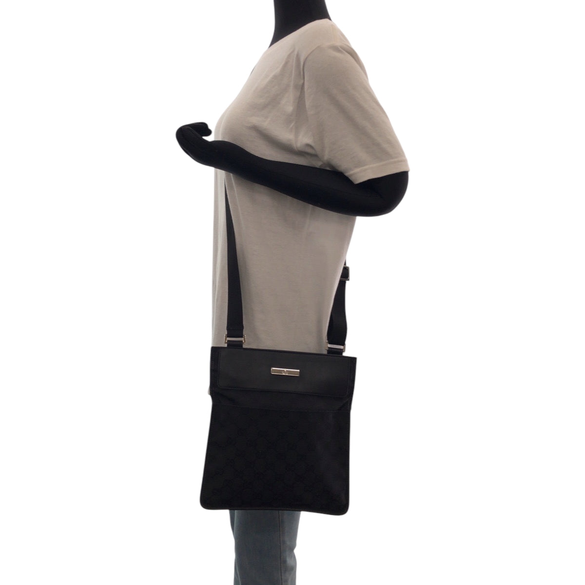 GUCCI Shoulder Bag 27639 GG canvas Black SilverMetal Shoulder Bag Sacoche Women Used