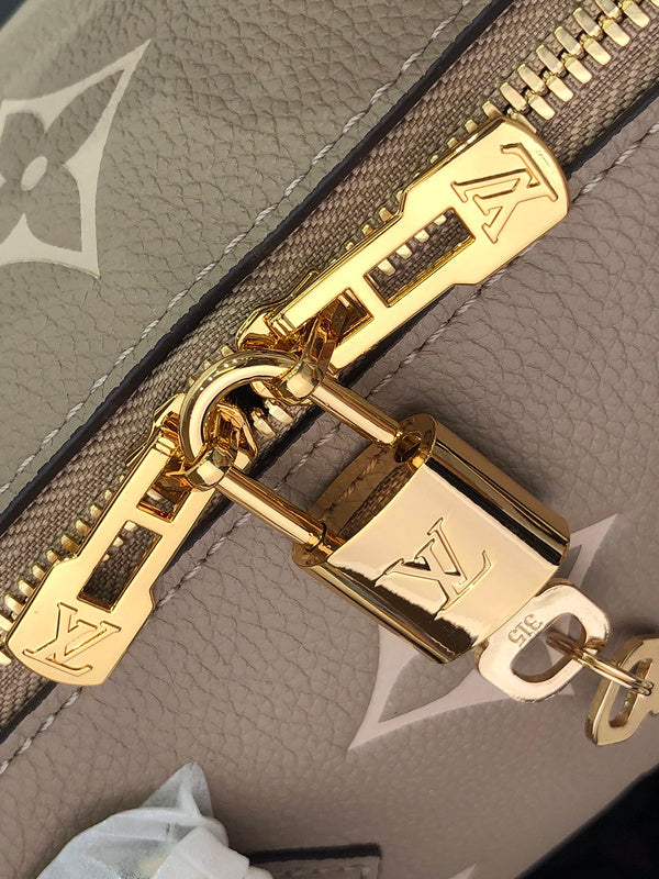 Alice Bags- Louis Vuittons  - 16405