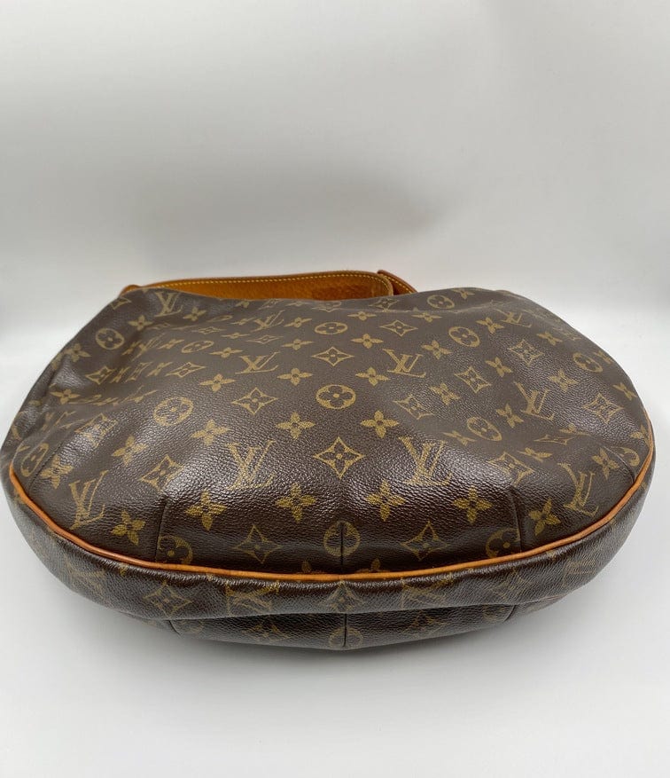 Louis Vuitton Croissant GM