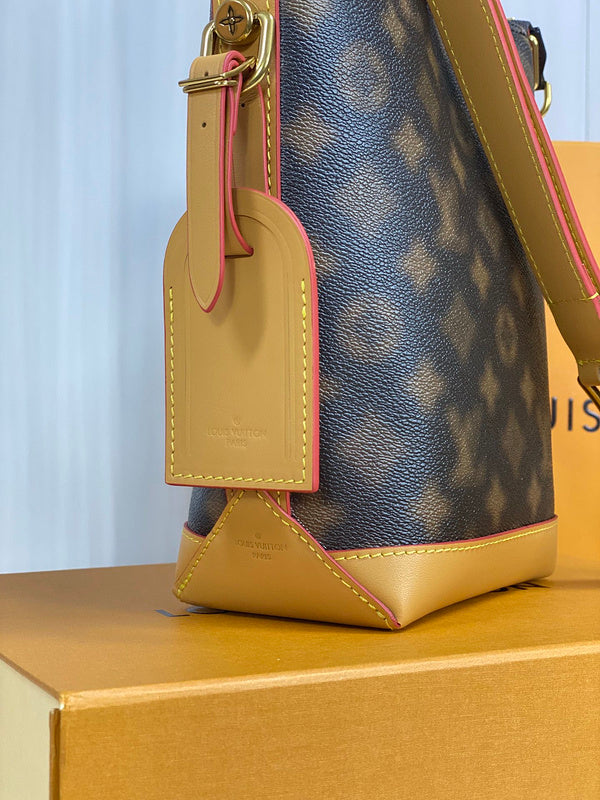 Alice Bags- Louis Vuittons  - 16439