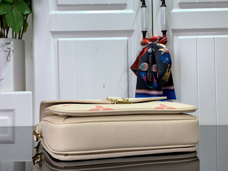 Alice bags - Louis Vuittons  - 15821
