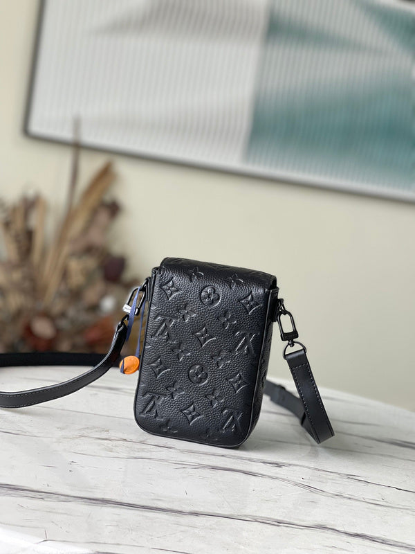 Alice Bags- Louis Vuittons  - 16484