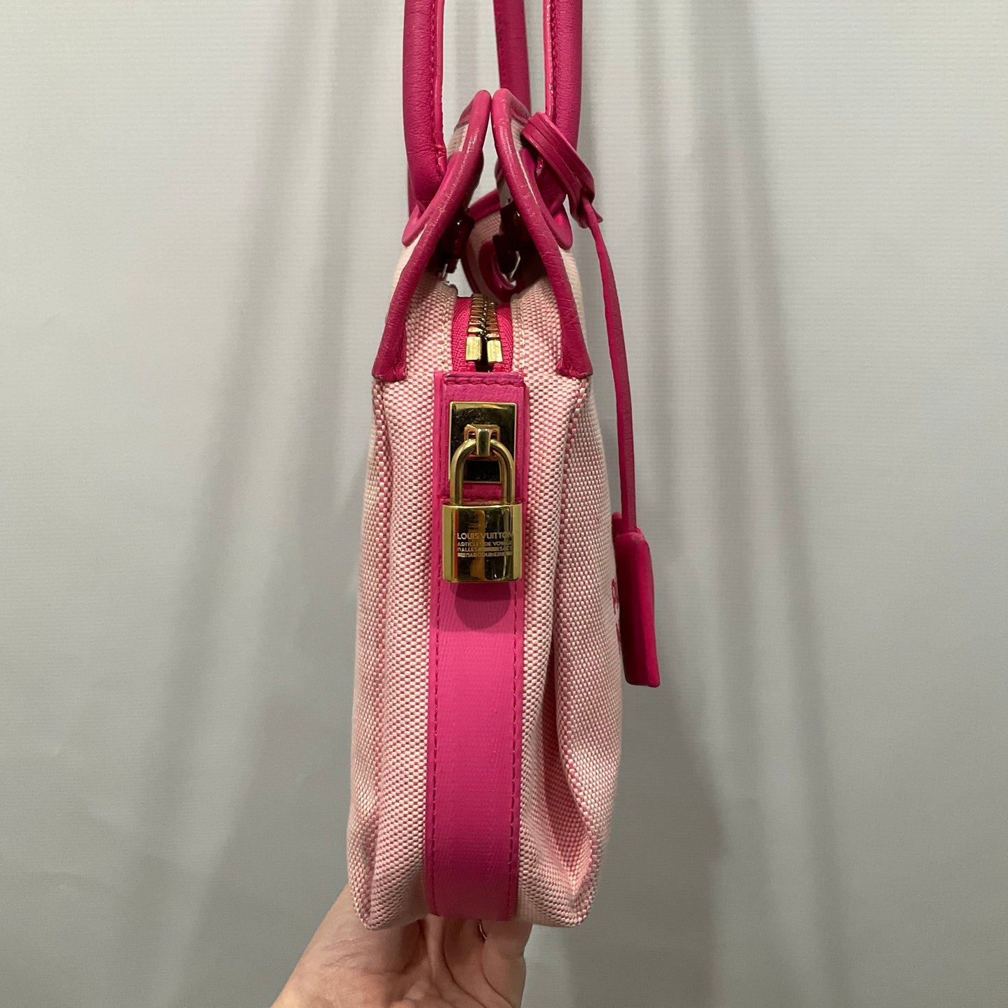 HandBag Luxury Designer Louis Vuitton, Size Small