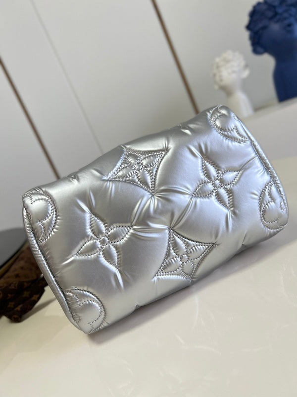 Alice Bags- Louis Vuittons  - 16103