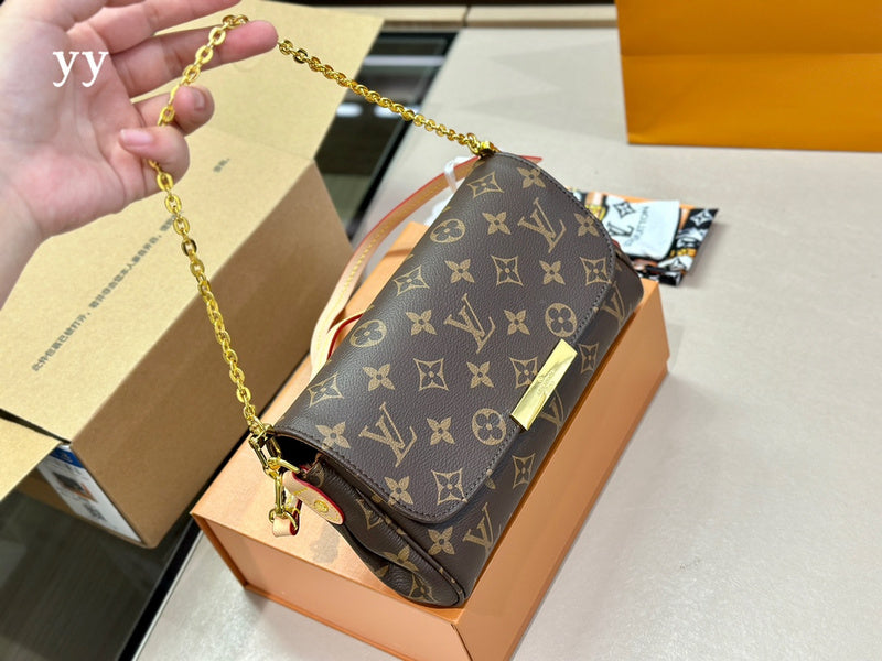 Alice Bags - Louis Vuittons  - 14990