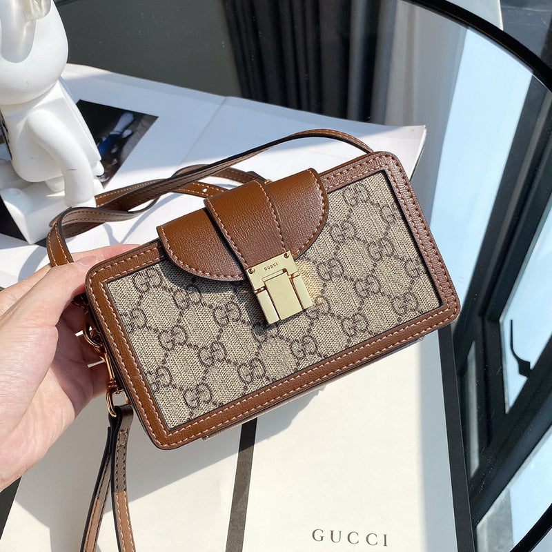 Gucci   Luxury Bags  1376