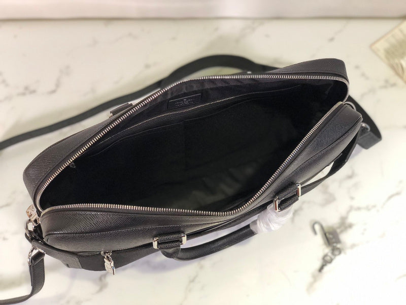 Alice Bags- Louis Vuittons  - 16011