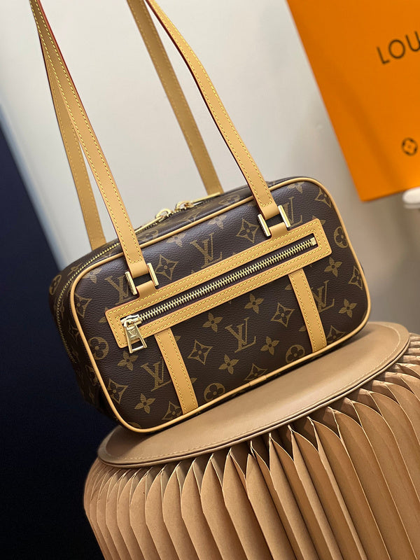 Alice Bags- Louis Vuittons  - 16143