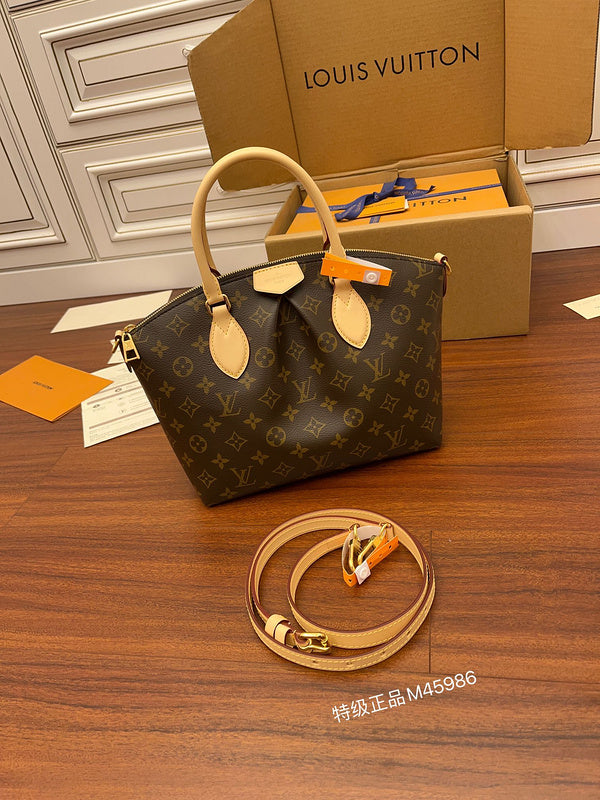 Alice Bags- Louis Vuittons  - 16389
