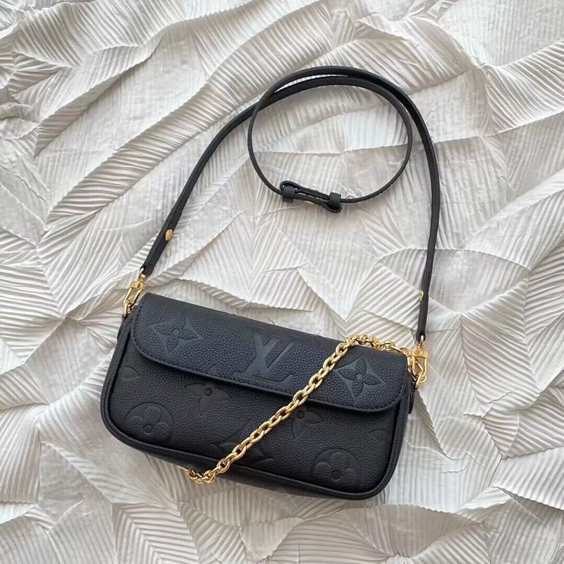 Alice bags - Louis Vuittons  - 15328
