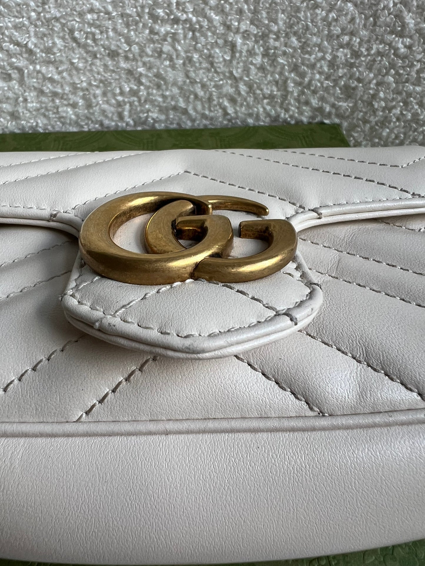 Gucci GG White Marmont Super Mini Shoulder Bag (RRP £985)